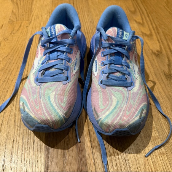 Brooks Women's Adrenaline Gts 22 size 5 Easter - Picture 4 of 7